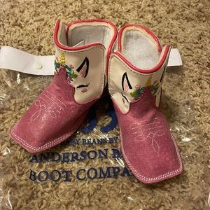 Baby Unicorn Anderson Bean Boots. Listed as size M (3-8 months) NWT